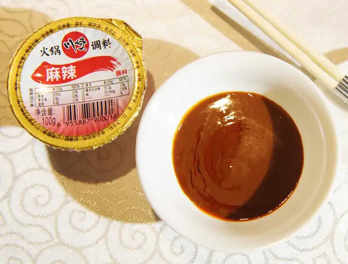 智能包装新纪元：全自动PP杯酱料灌装机赋能高效量产