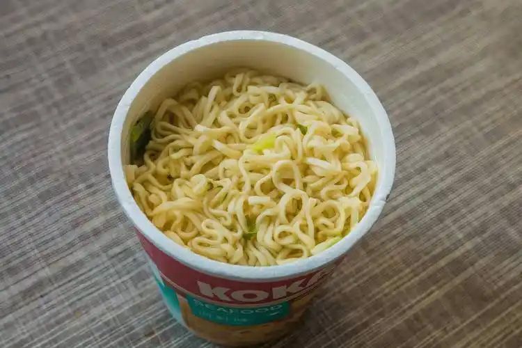 1740195898416181.jpg 泡面01.jpg